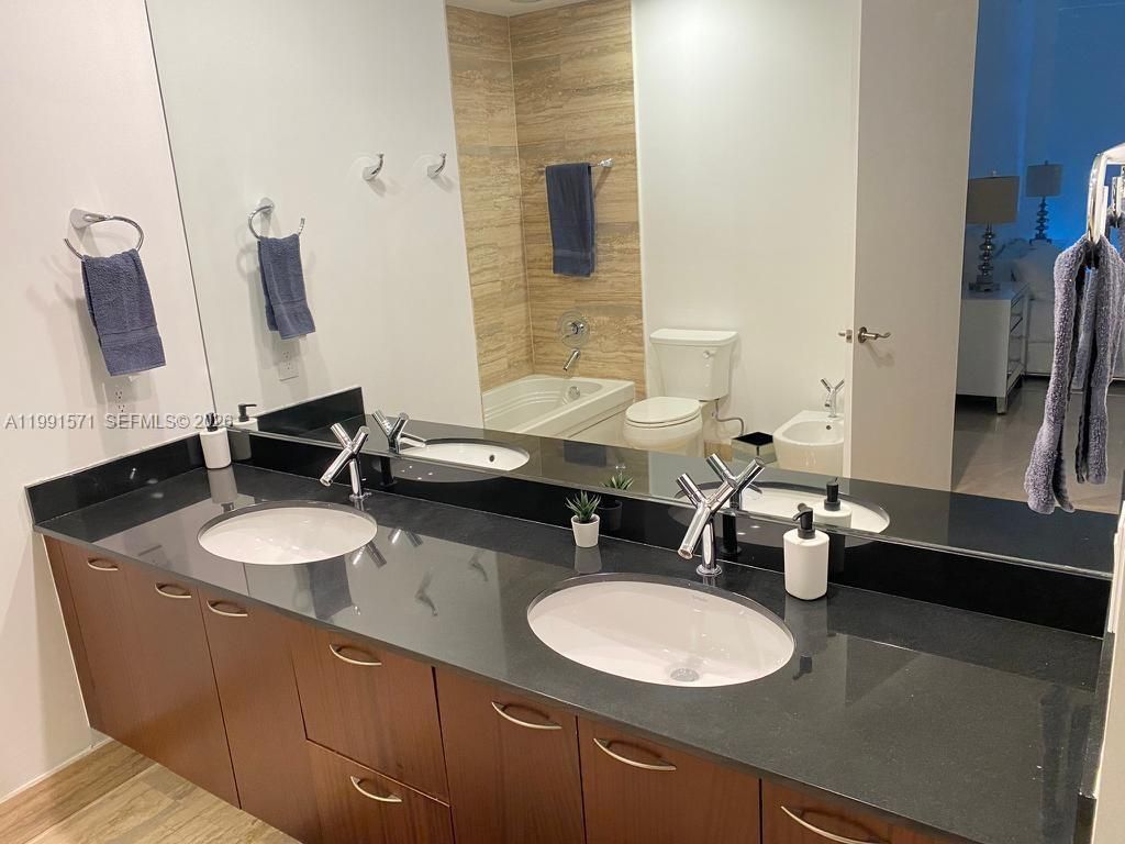 16001 Collins Ave , Unit 1005, Sunny Isles Beach, FL 33160 Photo