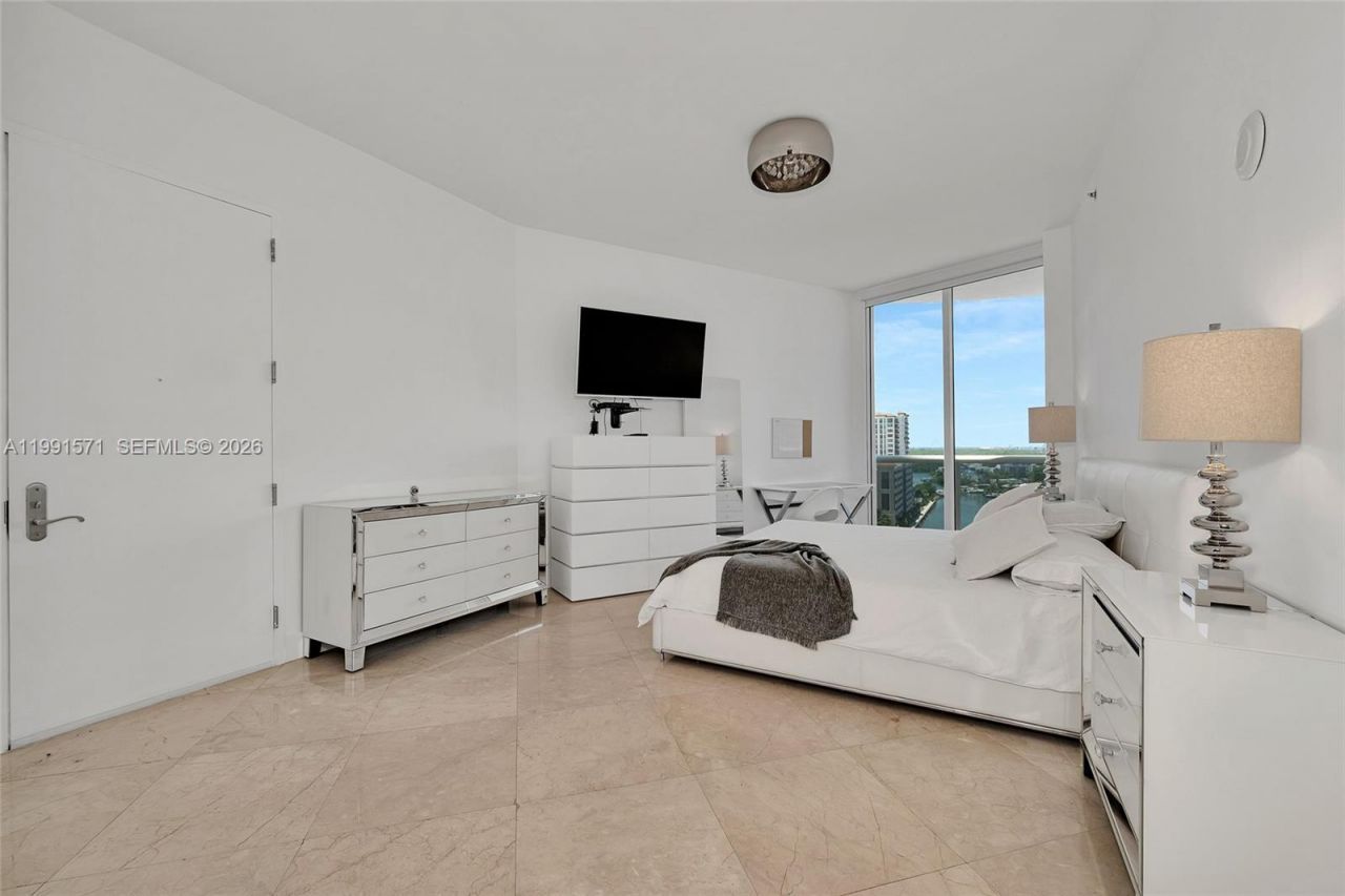 16001 Collins Ave, Unit 1005, Sunny Isles Beach, FL 33160 Photo