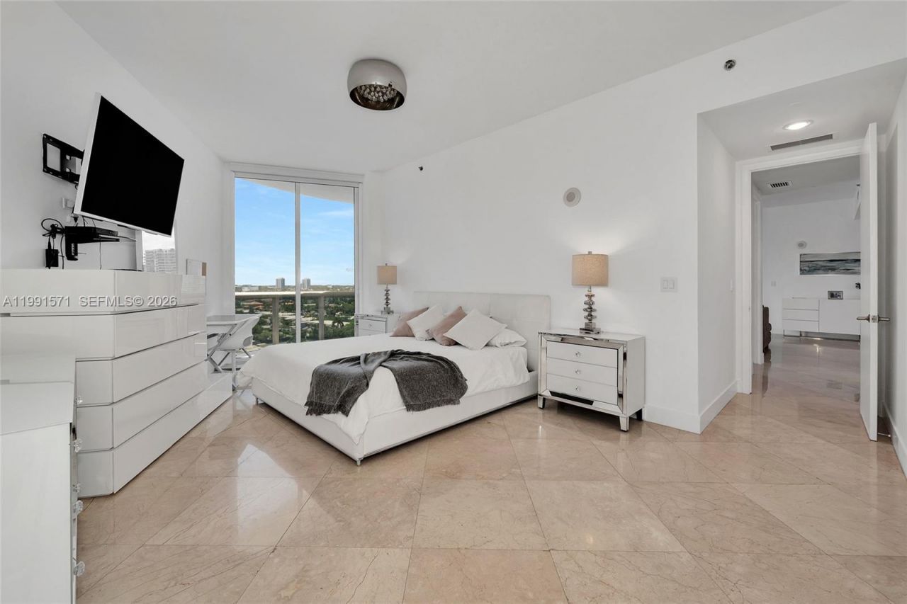 16001 Collins Ave, Unit 1005, Sunny Isles Beach, FL 33160 Photo