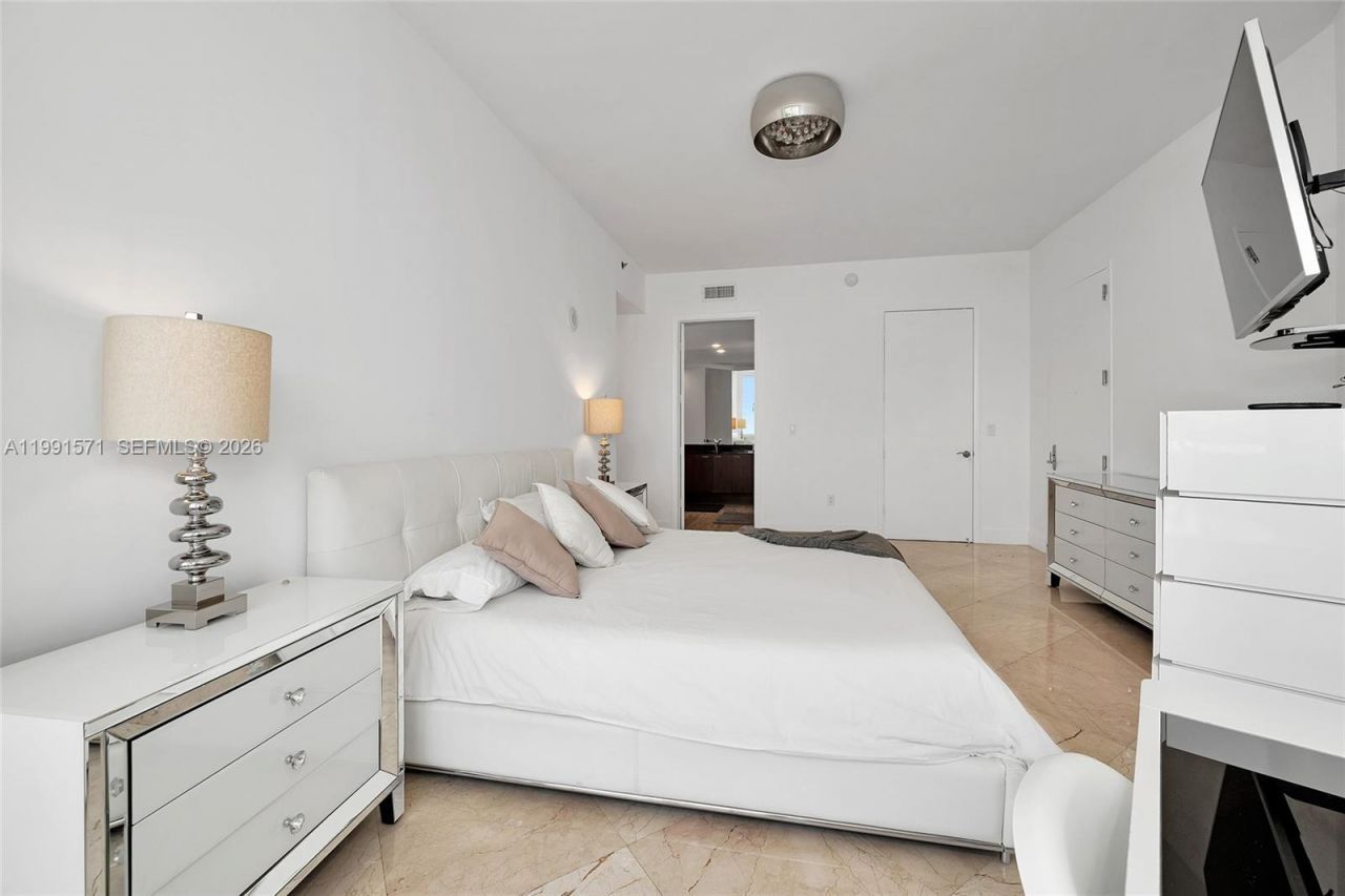 16001 Collins Ave, Unit 1005, Sunny Isles Beach, FL 33160 Photo