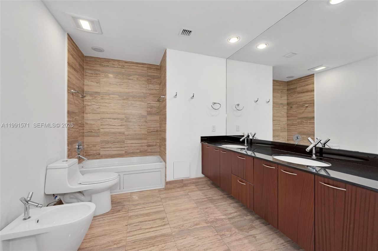 16001 Collins Ave, Unit 1005, Sunny Isles Beach, FL 33160 Photo