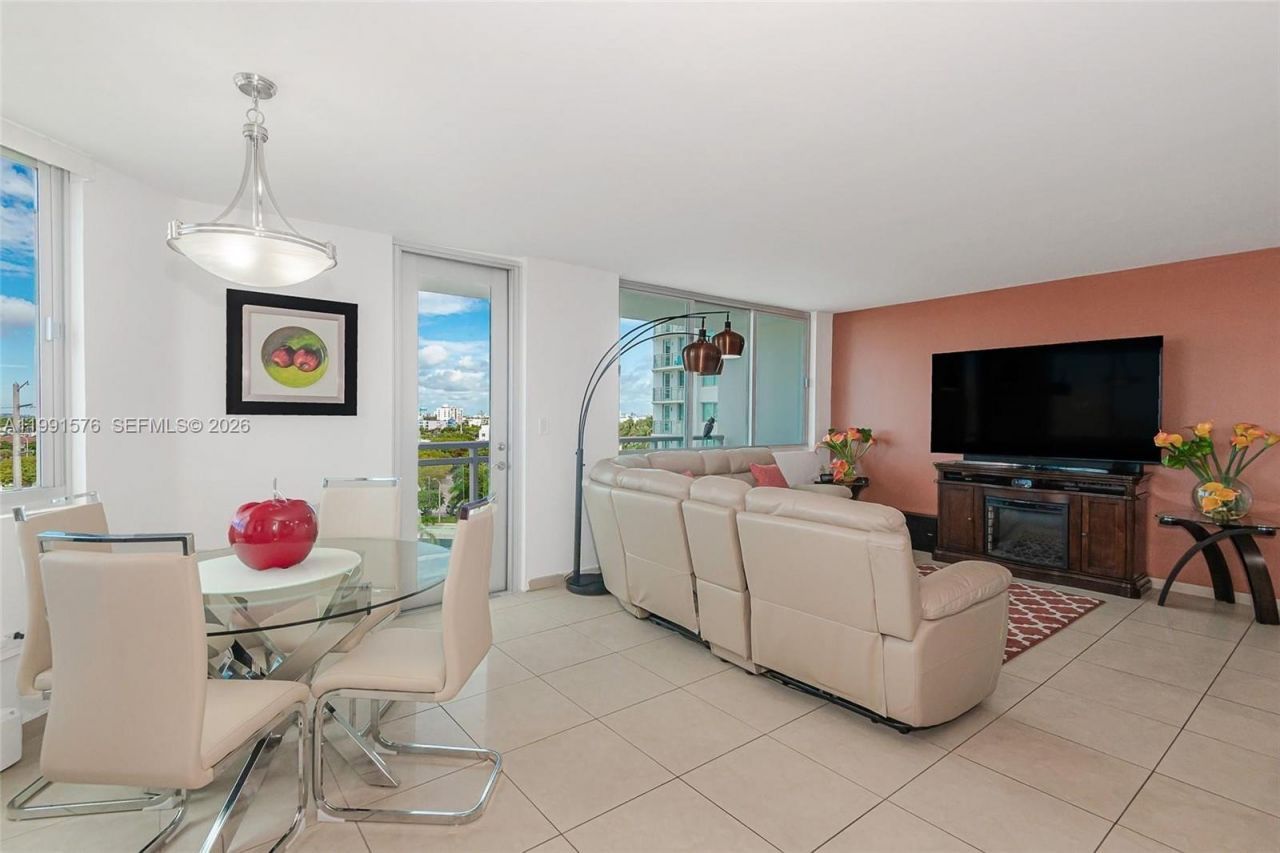 7135 Collins Ave , Unit 625, Miami Beach, FL 33141 Photo