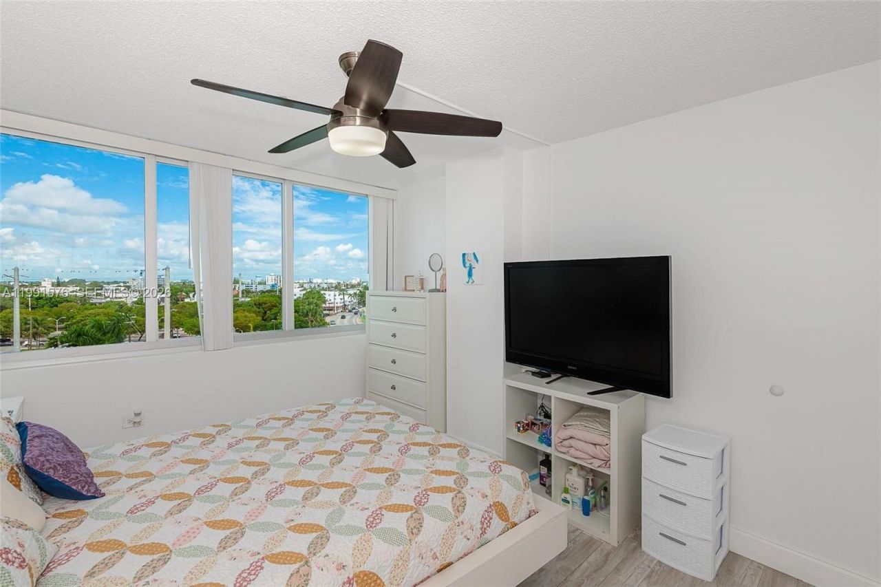 7135 Collins Ave , Unit 625, Miami Beach, FL 33141 Photo