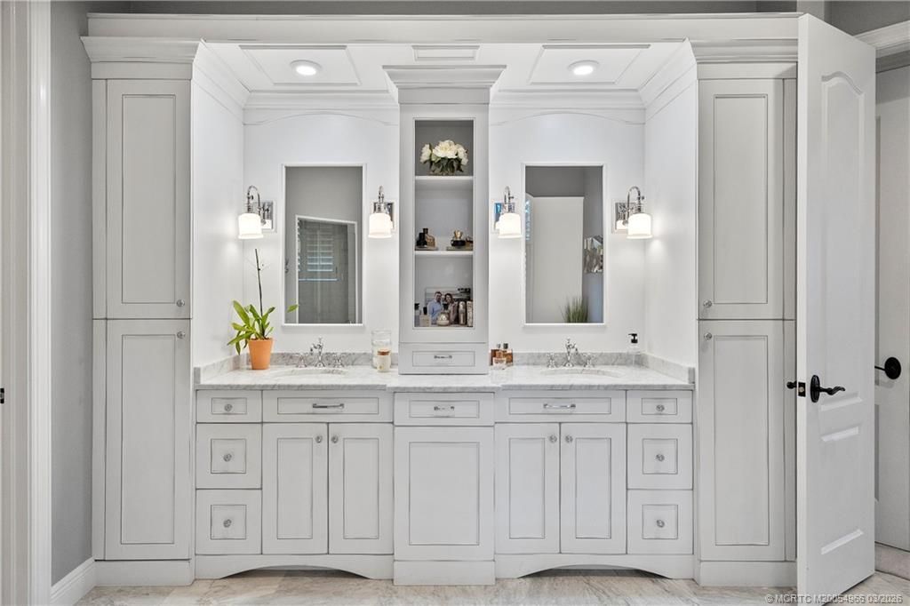 281 SW Hatteras Court, Palm City, FL 34990 Photo