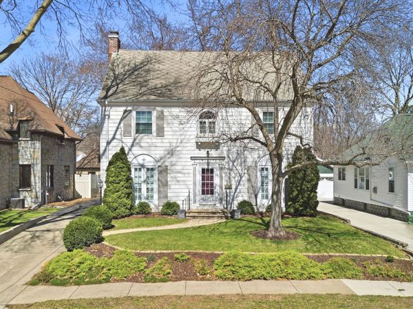 807 E Fellows Street , Dixon, IL 61021