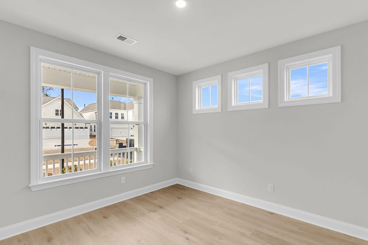 732 Maynard Lane Photo 11