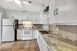 1635 Memminger Avenue photo 4