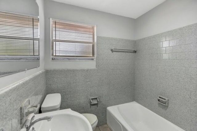 1635 Memminger Avenue Photo 7