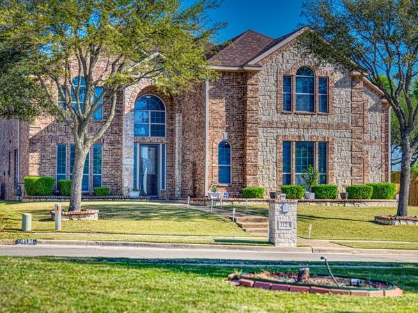 1129 Northlake Drive, DeSoto, TX 75115