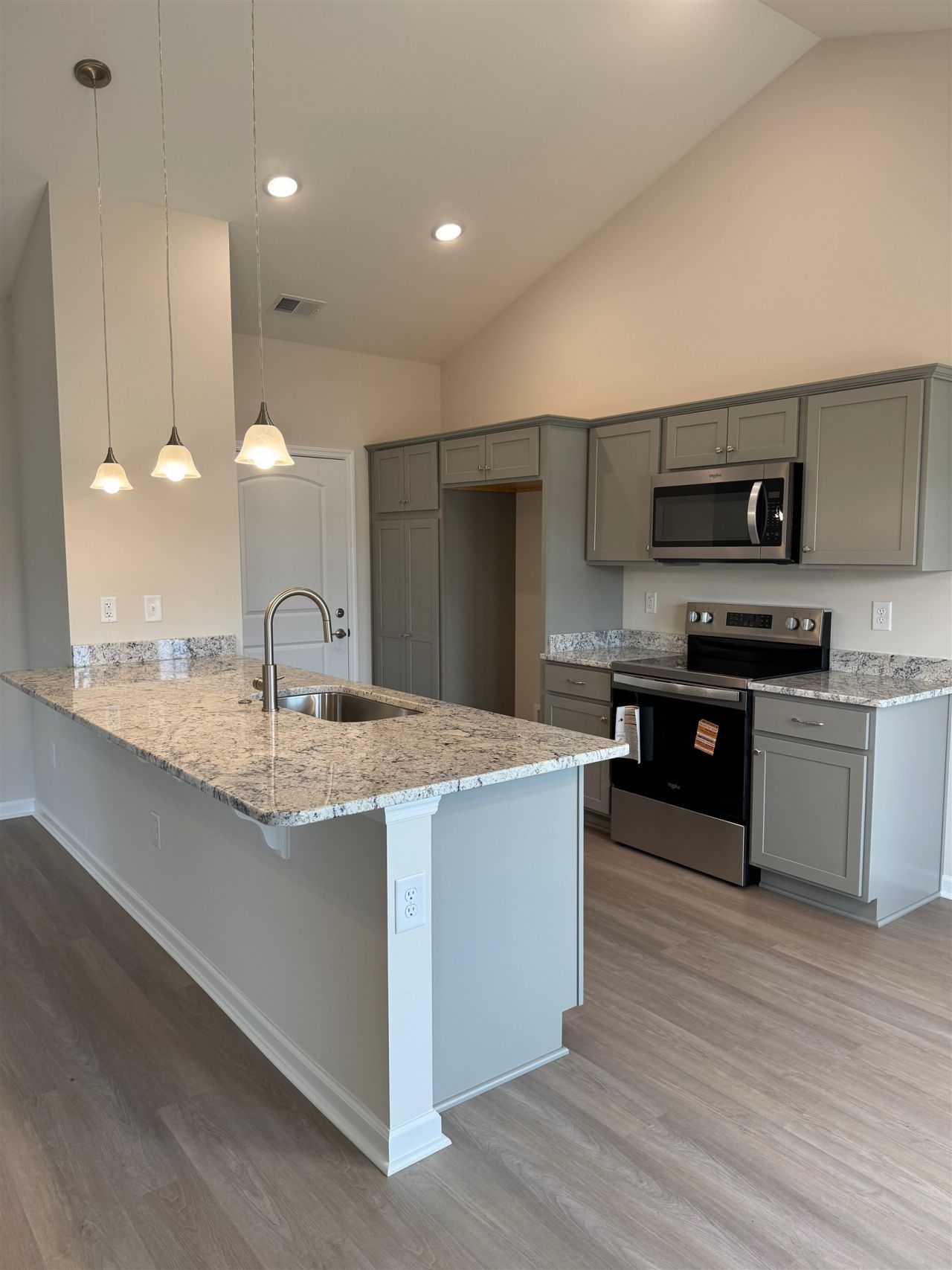 135 Springtide Dr. Photo 4