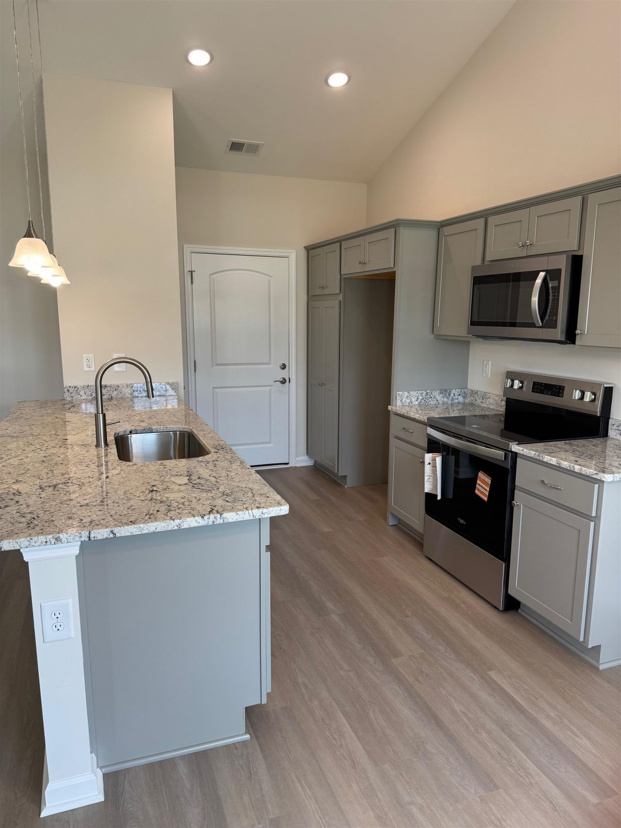 135 Springtide Dr. Photo 6