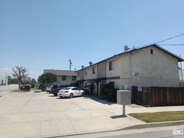 2124 O Street, Bakersfield, CA 93301