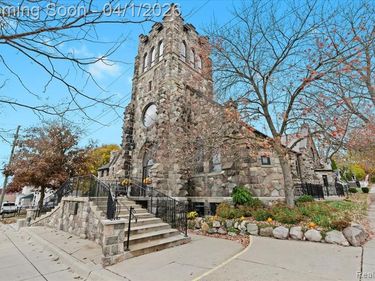 217 E Commerce Street, Milford Vlg, MI 48381