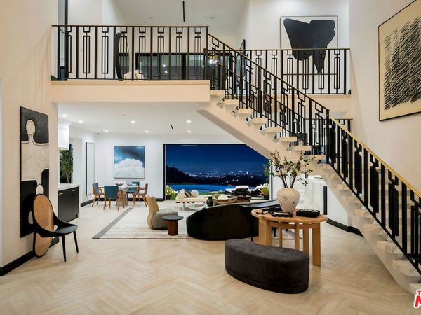 10932 Savona Road, Los Angeles, CA 90077