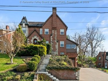 1012 Edgewood Drive, Charleston, WV 25302