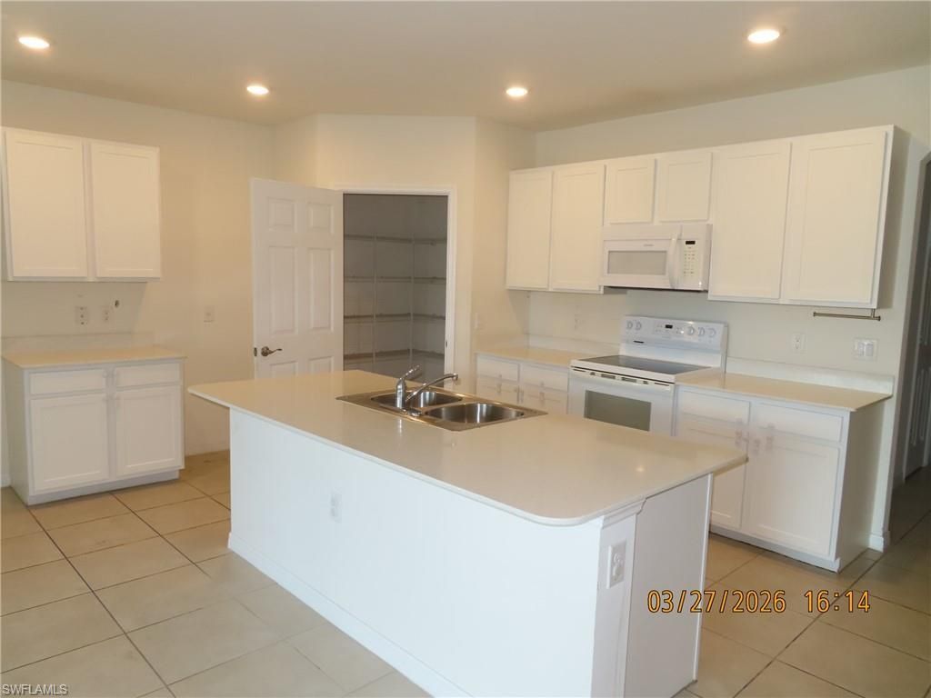 3318 Acapulco Cir , Cape Coral, FL 33909 Photo