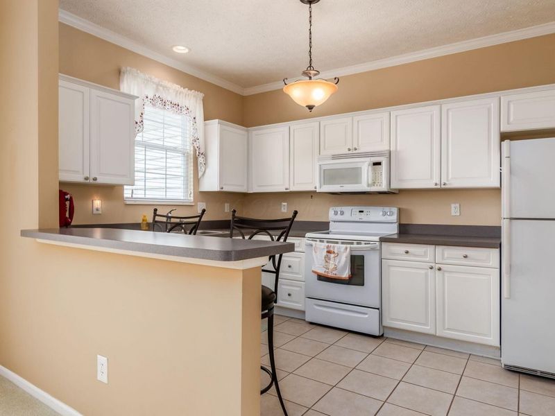 5974 Hickory Brook Way, Columbus, OH 43213 Photo 8