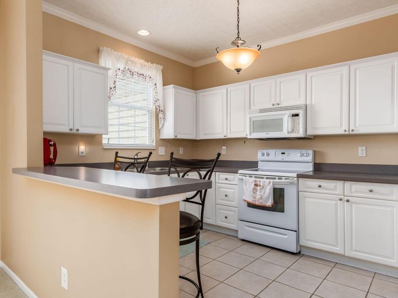 5974 Hickory Brook Way, Columbus, OH 43213 Photo 9