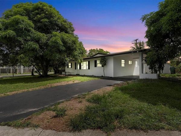 4900 NW 14th St, Lauderhill, FL 33313