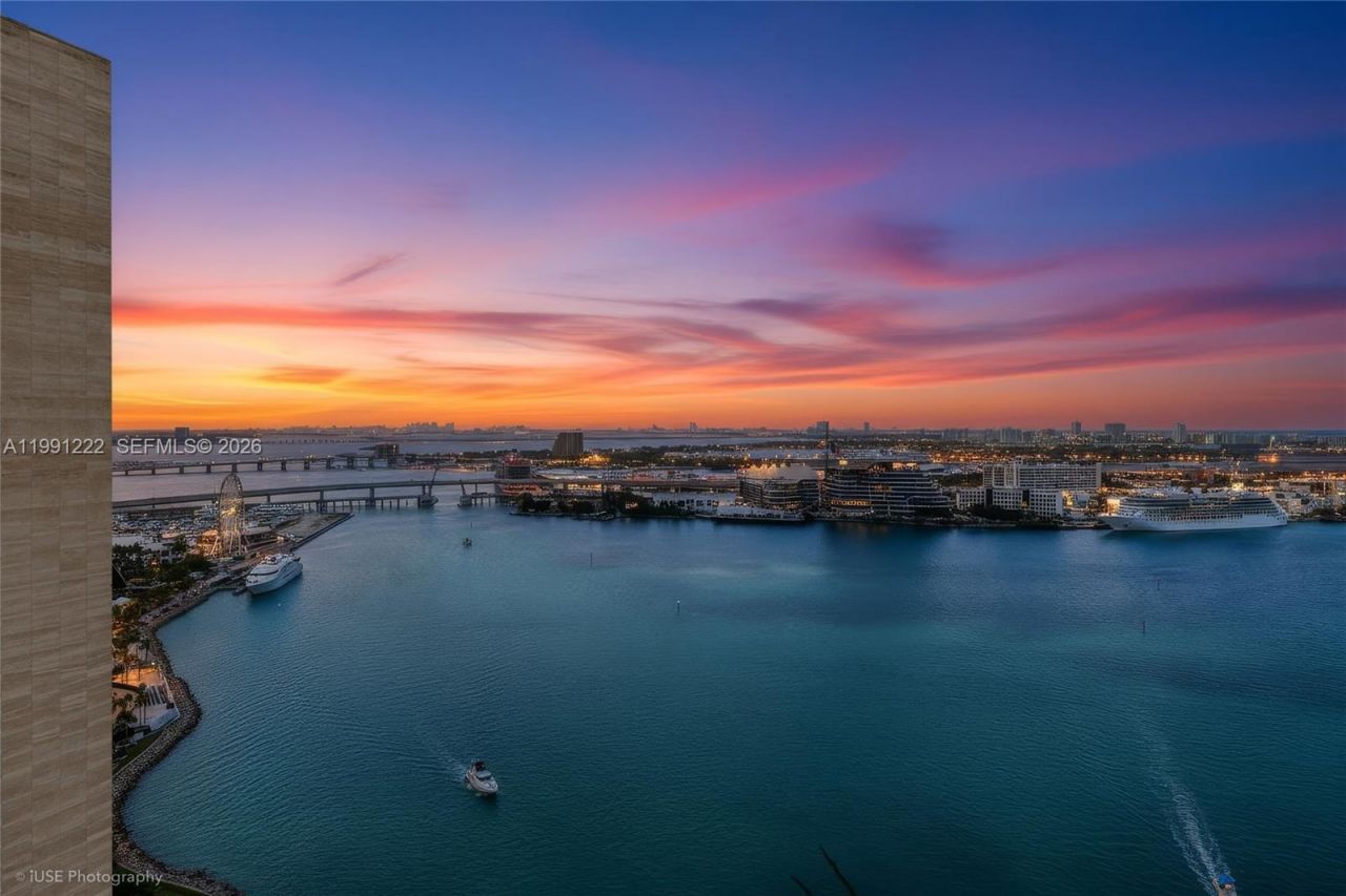 335 S Biscayne Blvd, Unit 3110, Miami, FL 33131 Photo