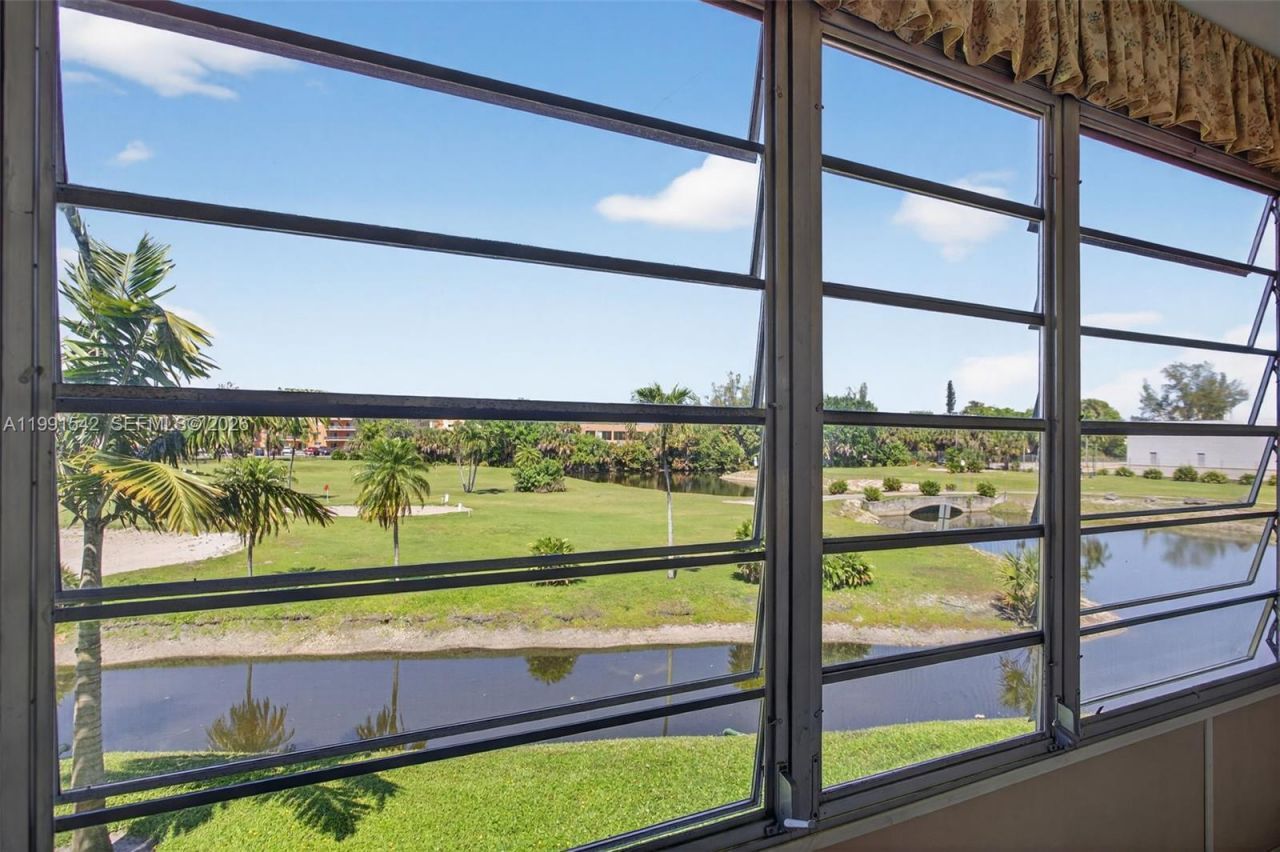 4299 NW 16th St, Unit 202, Lauderhill, FL 33313 Photo