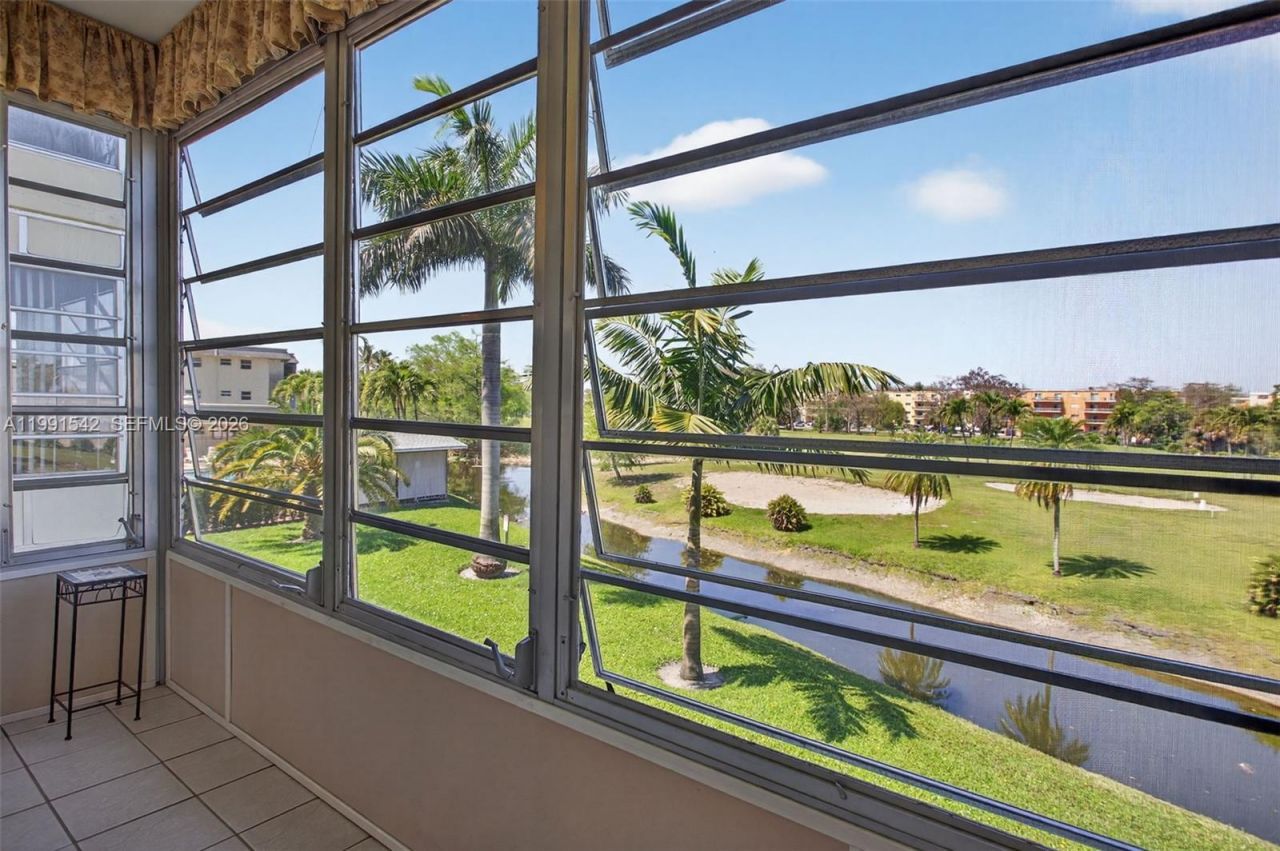 4299 NW 16th St, Unit 202, Lauderhill, FL 33313 Photo