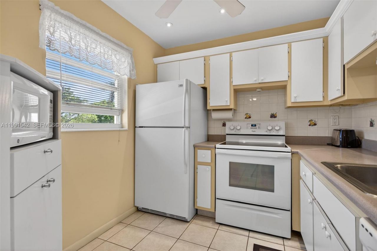 4299 NW 16th St, Unit 202, Lauderhill, FL 33313 Photo