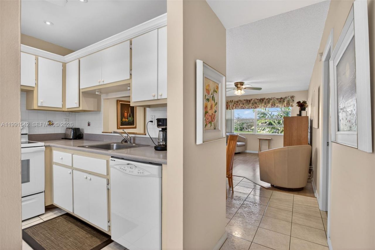 4299 NW 16th St, Unit 202, Lauderhill, FL 33313 Photo