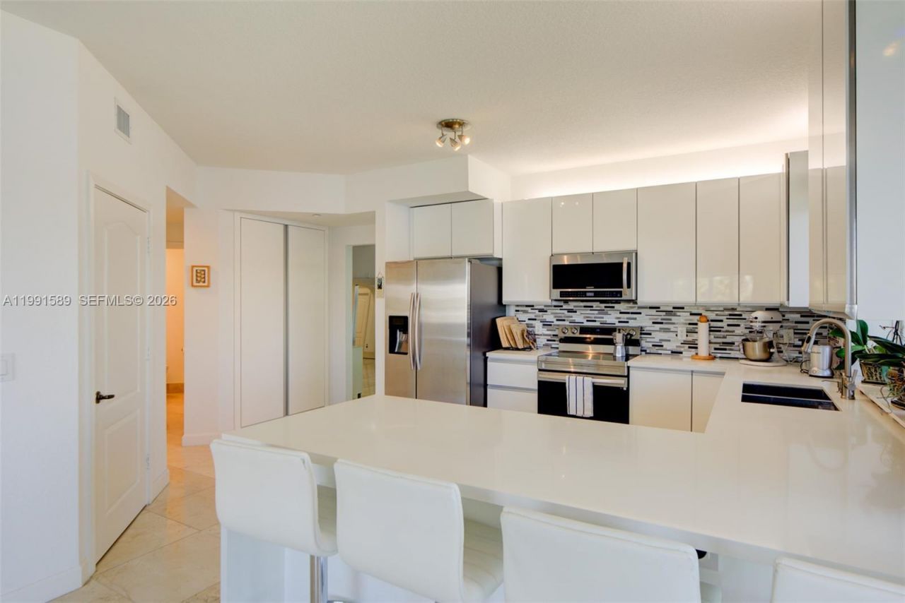 10700 NW 66th St, Unit 207, Doral, FL 33178 Photo