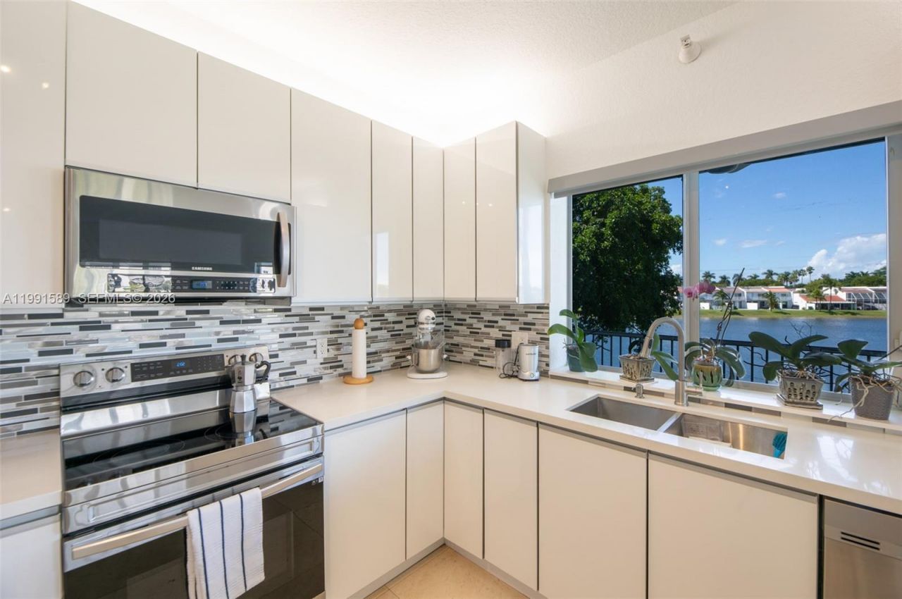 10700 NW 66th St, Unit 207, Doral, FL 33178 Photo