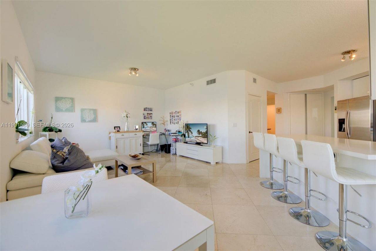 10700 NW 66th St, Unit 207, Doral, FL 33178 Photo