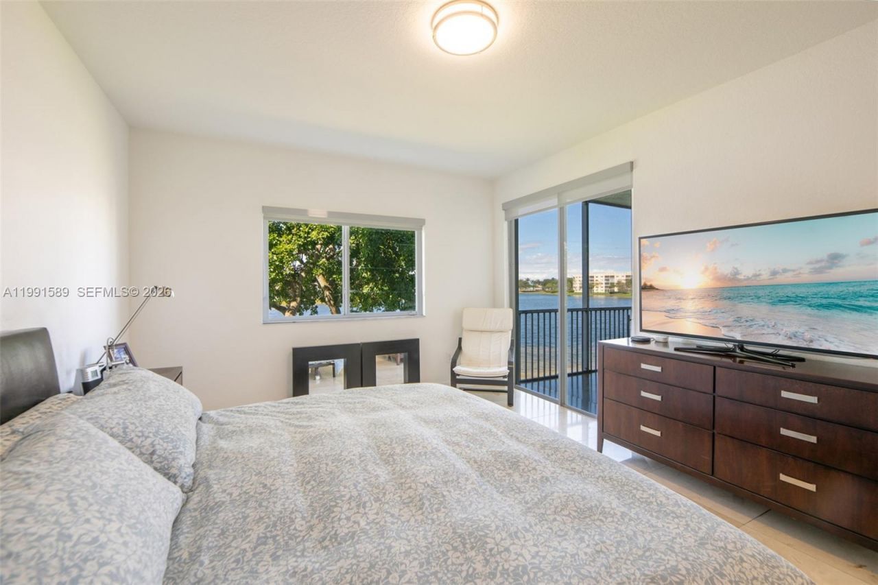 10700 NW 66th St, Unit 207, Doral, FL 33178 Photo