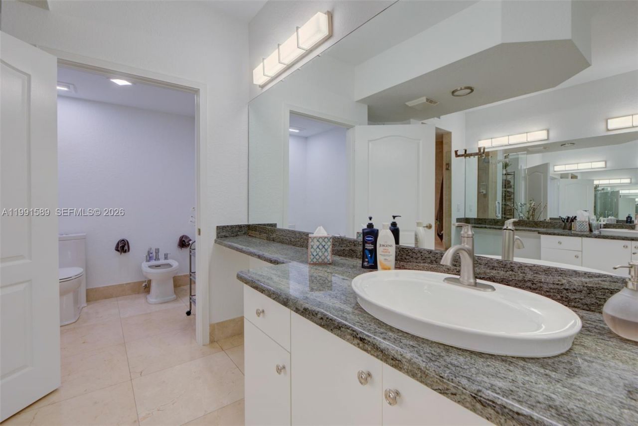 10700 NW 66th St, Unit 207, Doral, FL 33178 Photo