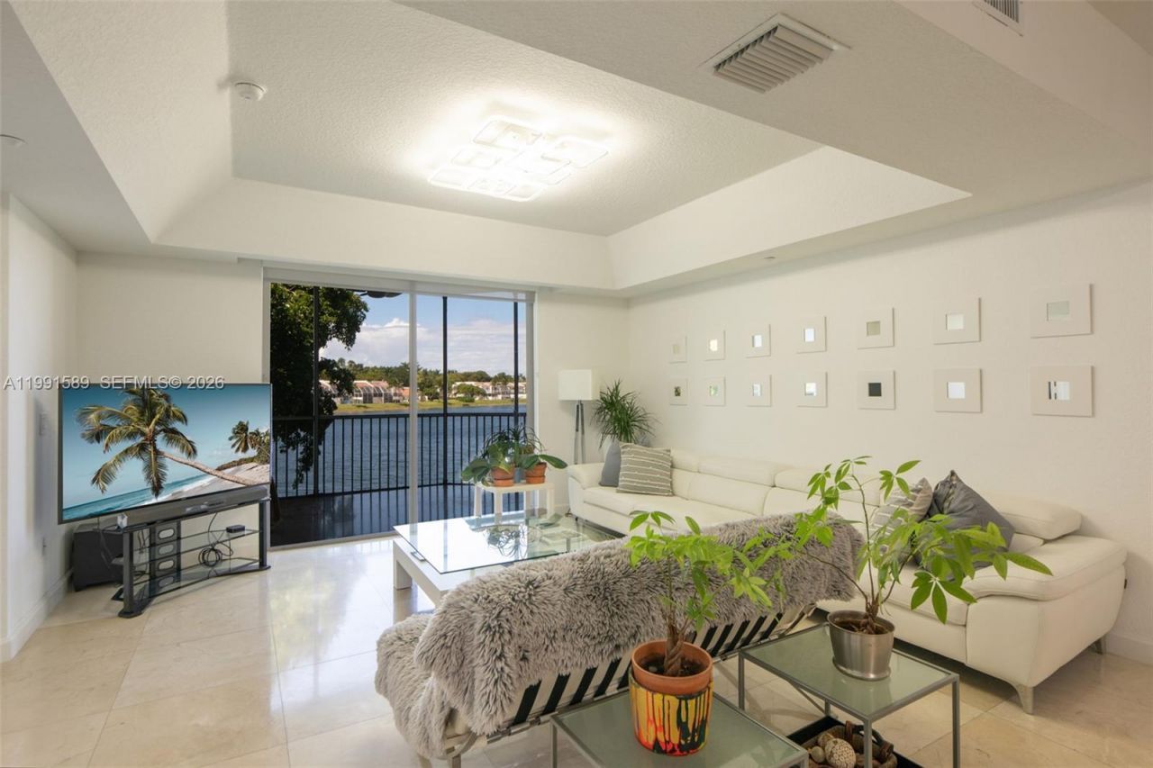 10700 NW 66th St, Unit 207, Doral, FL 33178 Photo