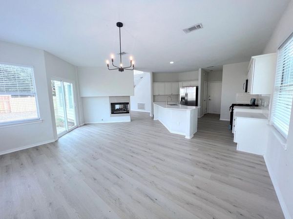 9622 Woodvale DR , Austin, TX 78729