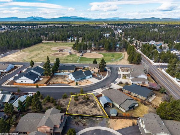 51374 Apache Tears Court, La Pine, OR 97739