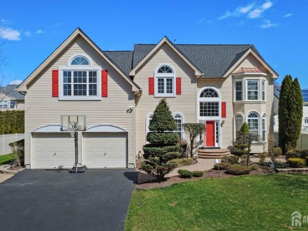 4 Bernadette Circle, Monmouth Junction, NJ 08852