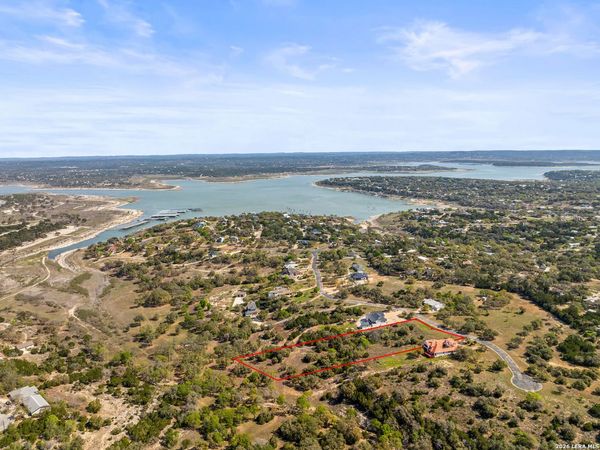 925 Kings Cove Drive, Canyon Lake, TX 78133