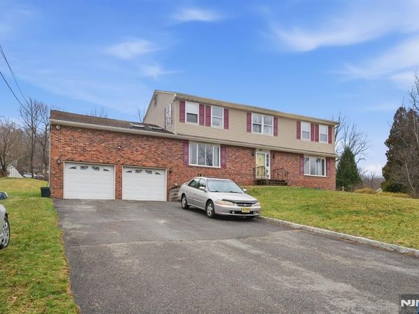21 Landing Trail, Denville Township, NJ 07834