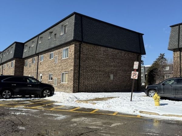 9405 Bay Colony Drive , Unit 3W, Des Plaines, IL 60016