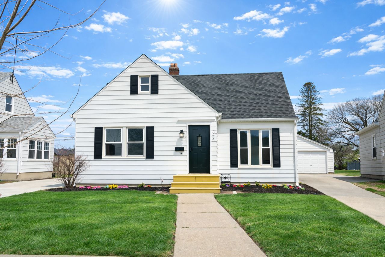 708 W 12th Street, Sterling, IL 61081 Main Photo