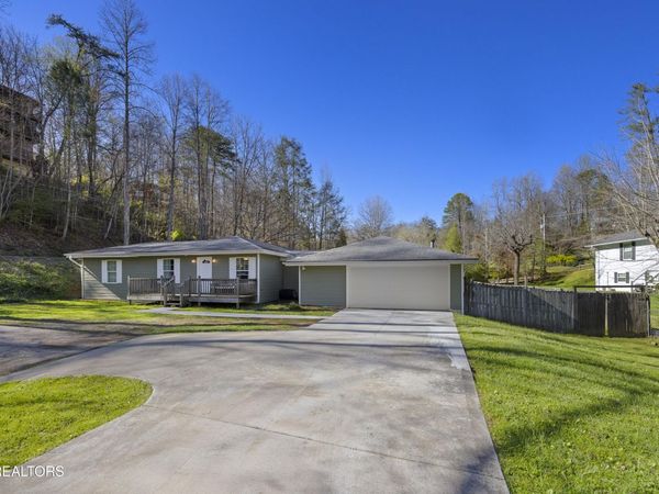 1189 Cole Lane, Gatlinburg, TN 37738