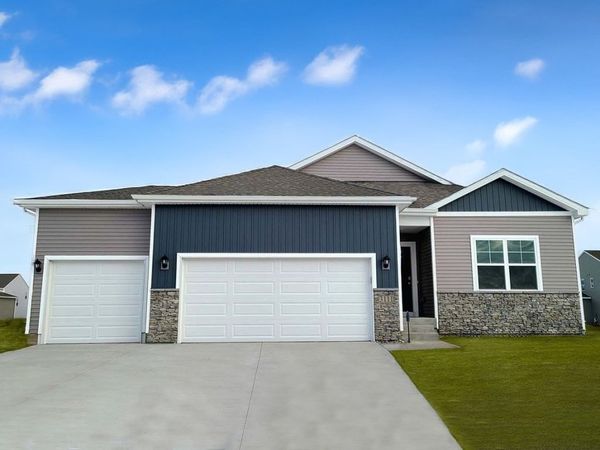 1138 33rd Court SW, Altoona, IA 50009