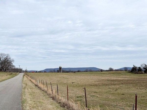 2100 Beacon Light Rd , Morrison, TN 37357