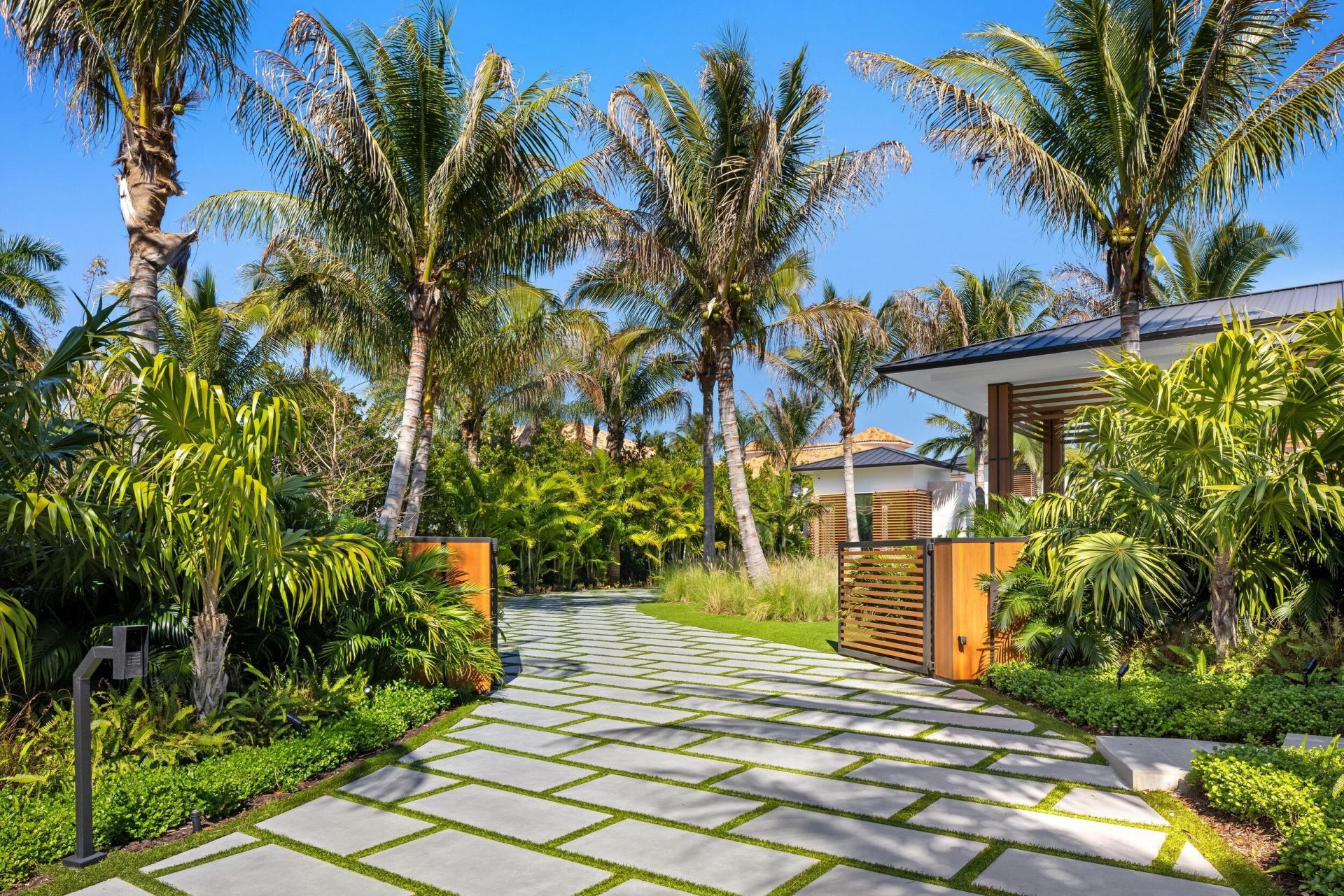 2415 Casa De Marbella, Palm Beach Gardens, FL 33410 Photo