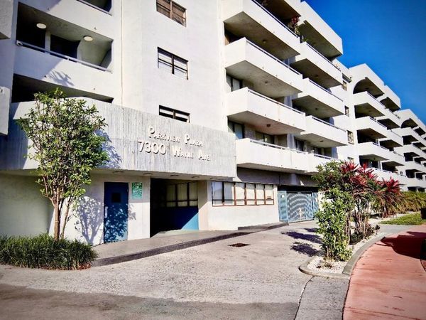 7300 Wayne Avenue, Unit 213, Miami Beach, FL 33141