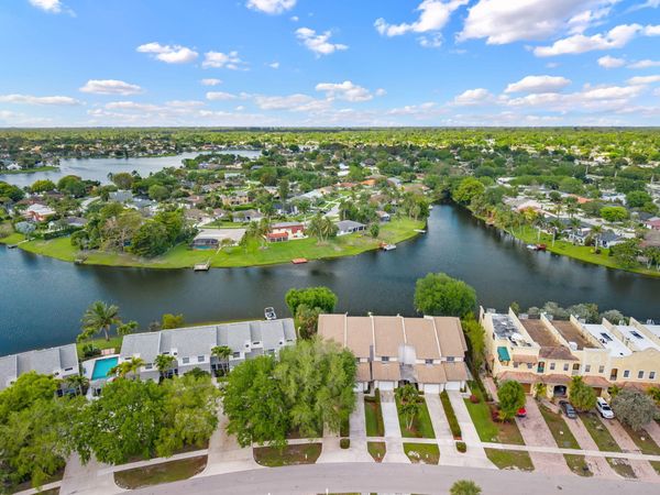 12598 Westhampton Circle, Wellington, FL 33414