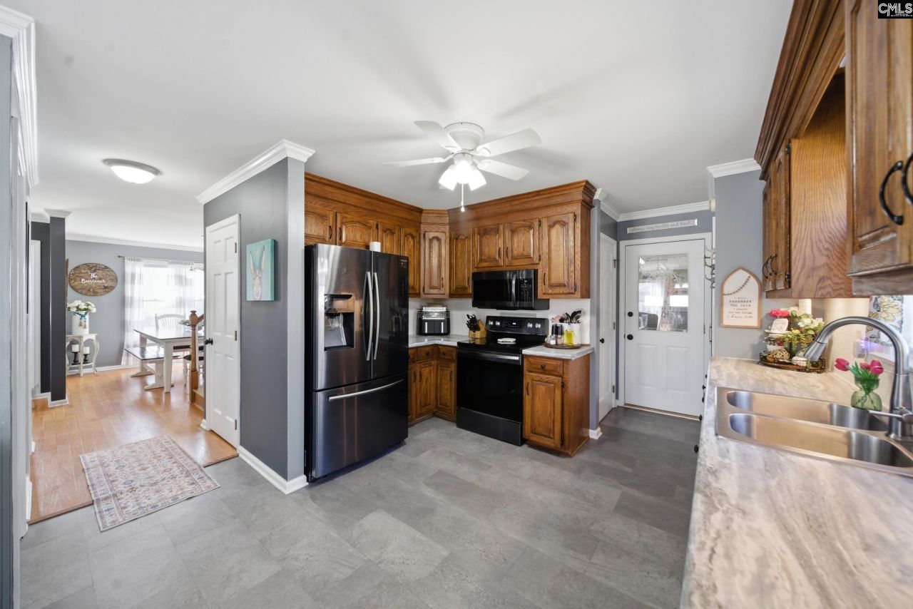 111 Hunters Pond Drive  Photo 12