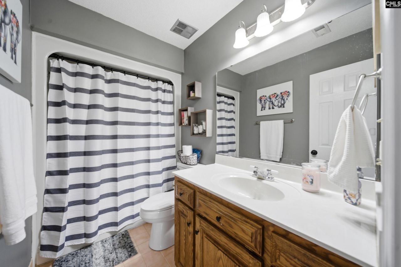 111 Hunters Pond Drive  Photo 21