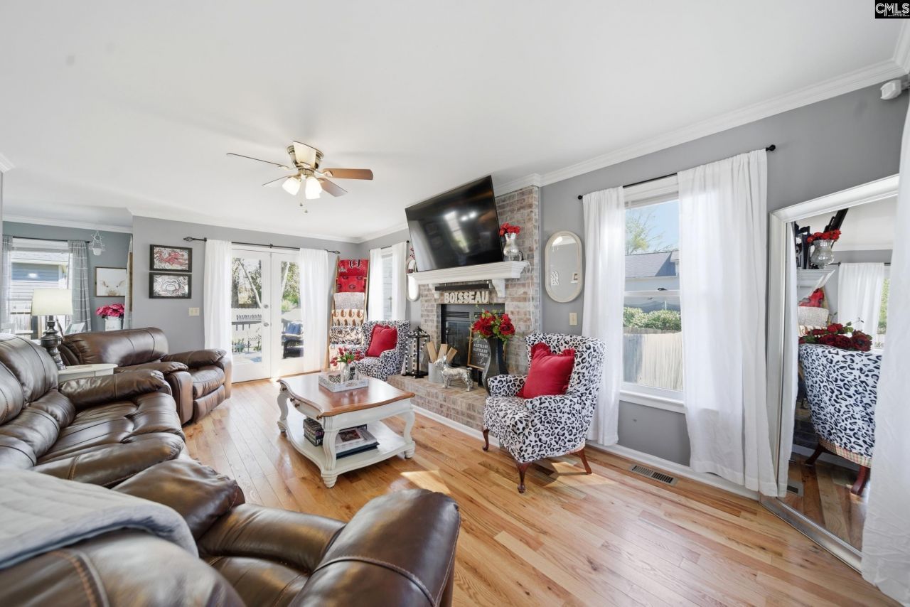 111 Hunters Pond Drive  Photo 7